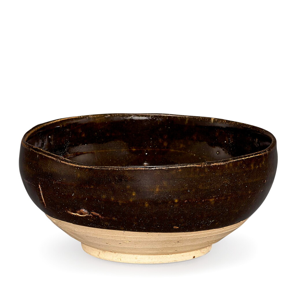 View full screen - View 1 of Lot 308. A CIZHOU BROWN-GLAZED WATER COUPE JIN - YUAN DYNASTY | 金至元 磁州黑釉匜.