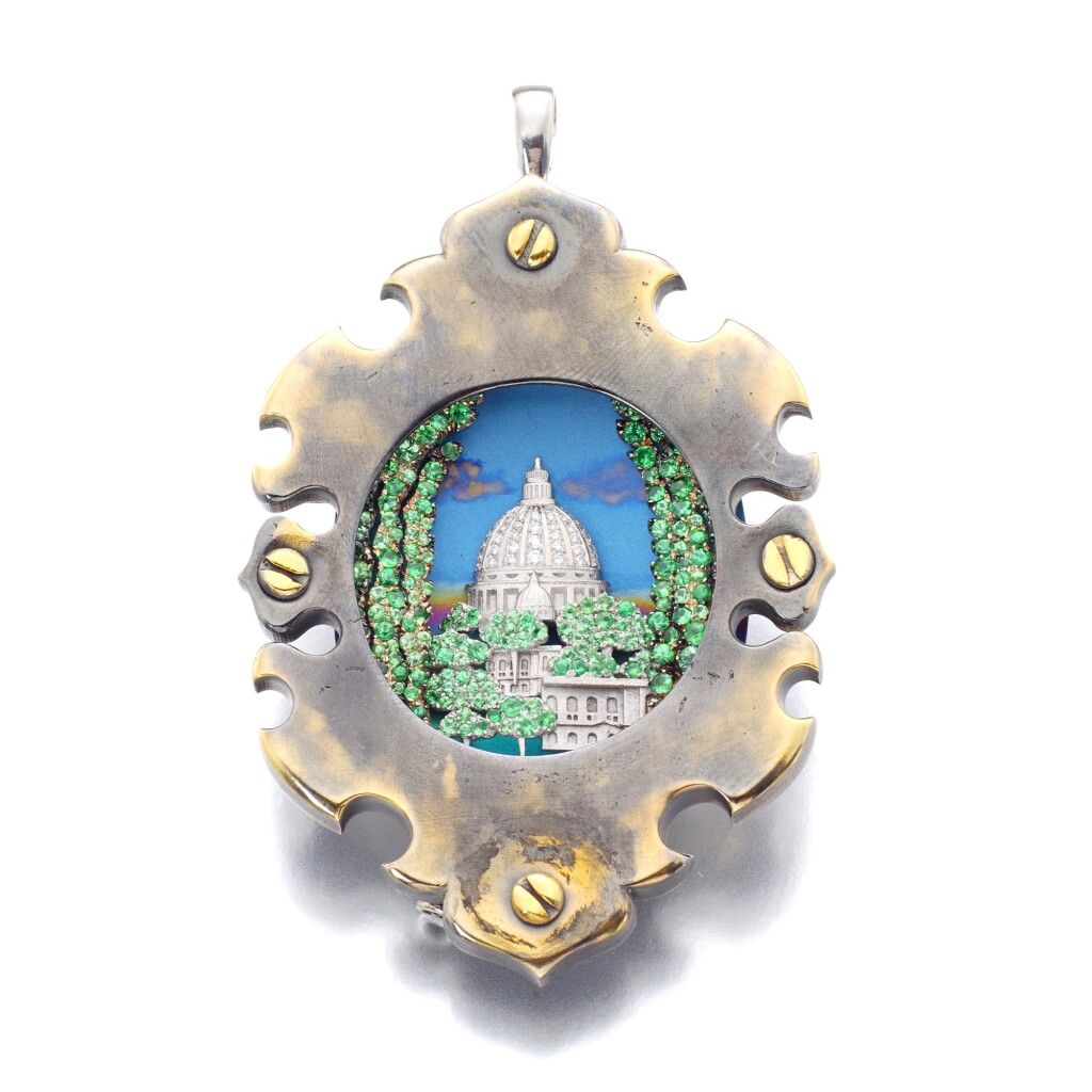 View full screen - View 1 of Lot 38. MICHELE DELLA VALLE | TSAVORITE GARNET AND DIAMOND BROOCH/PENDANT.