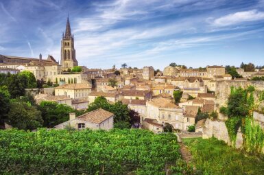 View full screen - View 1 of Lot 8897. Saint-Émilion Mixed Lot (8 BT).