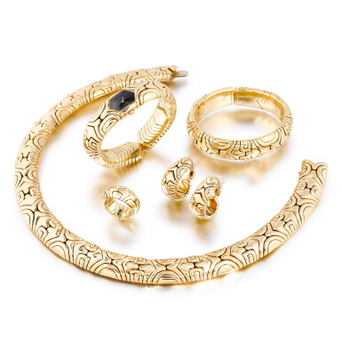 View full screen - View 1 of Lot 82. Bulgari | Parure or, "Alveare" | Gold parure, 'Alveare'.