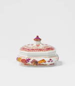 A Meissen Octagonal Sugar Box and Cover, Circa 1723