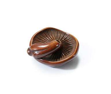 View full screen - View 1 of Lot 195. A carved wood study of a mushroom, Japan, Edo period | 日本 江戶時代 木雕磨菇根付.