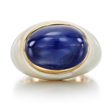 View full screen - View 1 of Lot 17. Sapphire and agate ring, 1980s.