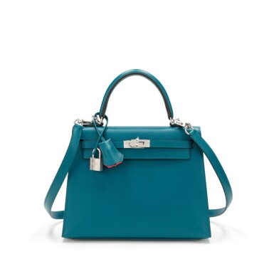 View full screen - View 1 of Lot 22. Vert Bosphore and Rose Lipstick Madame Verso Sellier Kelly 25 Palladium Hardware, 2022.