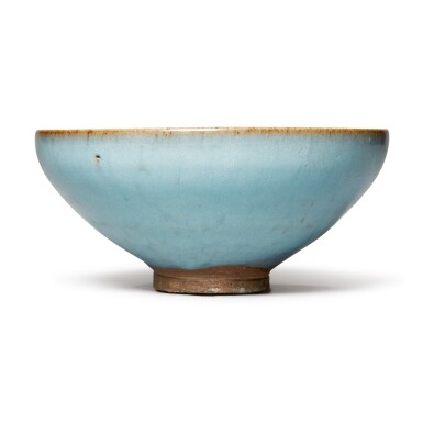 View full screen - View 1 of Lot 840. A PURPLE-SPLASHED 'JUN' BOWL, JIN - YUAN DYNASTY.
