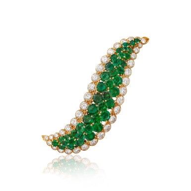 View full screen - View 1 of Lot 1627. Emerald and Diamond Brooch | 祖母綠 配 鑽石 胸針.