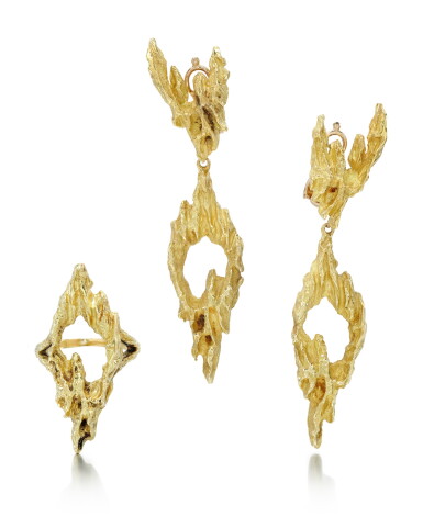View full screen - View 1 of Lot 36. DEMI-PARURE, CHAUMET, 1970S.