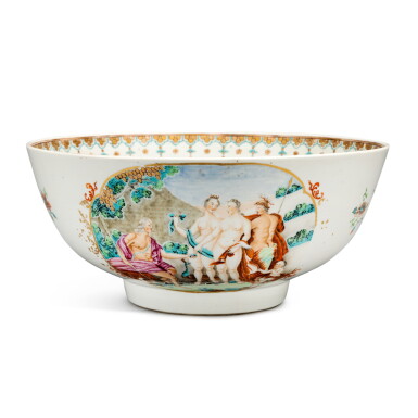 View full screen - View 1 of Lot 326. A Chinese Export Famille-Rose 'Judgement of Paris' Punch Bowl, Qing Dynasty, Qianlong Period, Circa 1760 | 清乾隆 約1760年 粉彩人物故事圖大盌.
