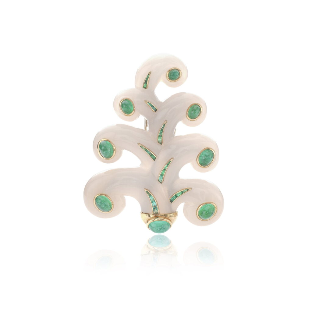 View full screen - View 1 of Lot 514. Emerald and chalcedony brooch | Société Nouvelle Herz-Belperron 祖母綠及玉髓胸針.
