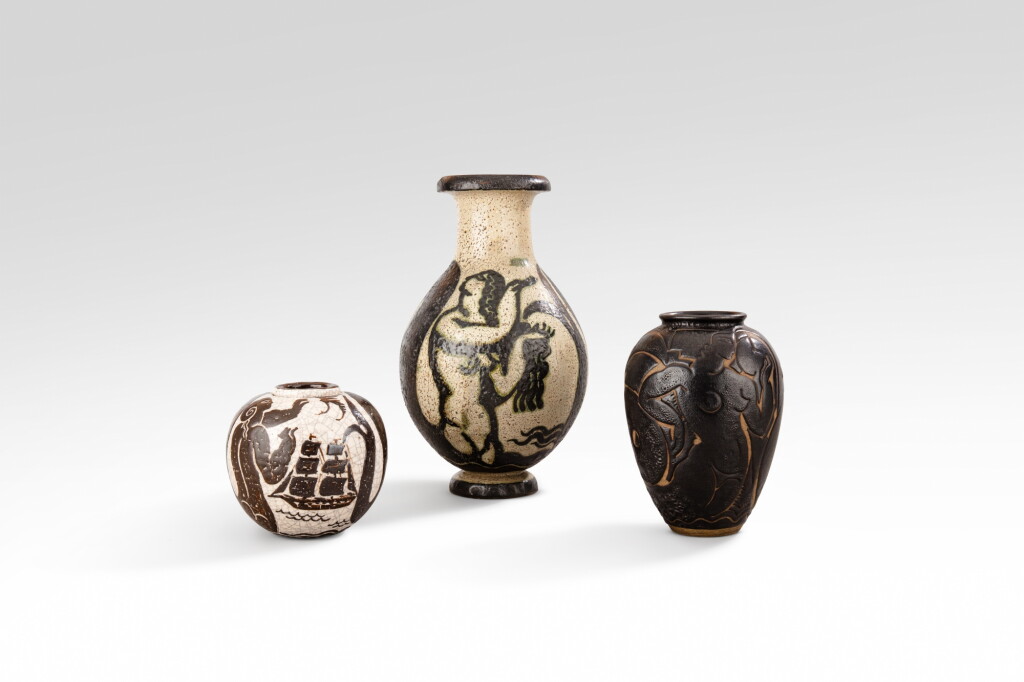 View full screen - View 1 of Lot 38. Trois vases.