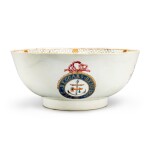 A Rare Chinese Export Famille-Rose 'Beggars Bennison' Punch Bowl, Qing Dynasty, Qianlong Period, Circa 1760 | 清乾隆 約1760年 粉彩紋章圖大盌