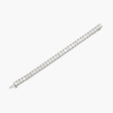 View full screen - View 1 of Lot 373. Diamond Bracelet.