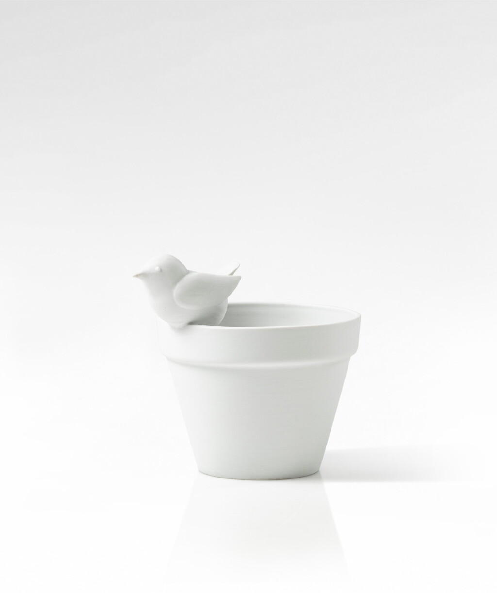 View full screen - View 1 of Lot 1. Petit Oiseau de Bagatelle Pot.