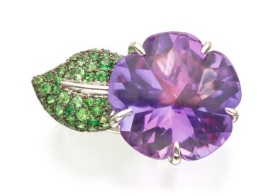View full screen - View 1 of Lot 131. AMETHYST AND TSAVORITE GARNET RING, CHANEL.