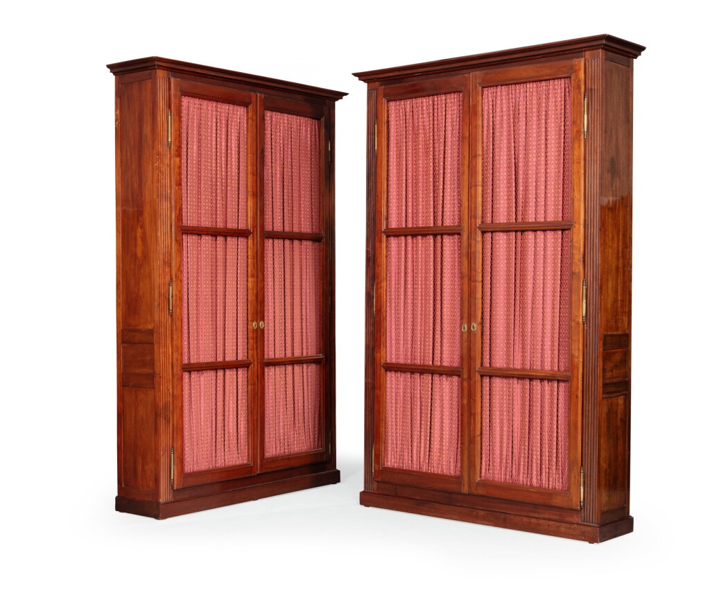 View full screen - View 1 of Lot 21. A pair of large Louis XVI mahogany bookcases, late 18th century | Paire d'importantes bibliothèques en acajou d'époque Louis XVI.