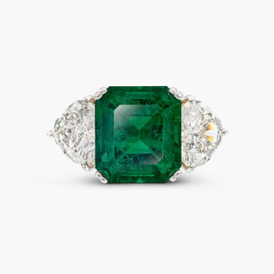 View full screen - View 1 of Lot 1257. Emerald and Diamond Ring | 5.07克拉 「贊比亞」祖母綠 配 鑽石 戒指.