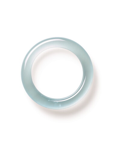 View full screen - View 1 of Lot 1632. Glassy Jadeite Bangle | 天然玻璃種翡翠手鐲.