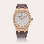 Reference 67652OR.ZZ.D011CR.01 Royal Oak | A pink gold and diamond-set wristwatch with date, Circa 2019