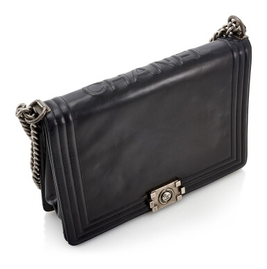 View full screen - View 1 of Lot 46. BLACK LEATHER AND SILVER-TONE METAL "BOY" BAG, CHANEL.