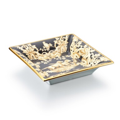 View full screen - View 1 of Lot 8177. Porcelain de Limoges | A commemorative Limoges porcelain and enamel dish, Circa 2018 | 百達翡麗 | Porcelain de Limoges | 利摩日陶瓷及琺瑯擺飾盤,約2018年製.