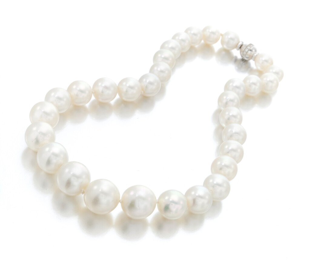 View full screen - View 1 of Lot 143. Cultured pearl and diamond necklace (Collana in perle coltivate e diamanti).