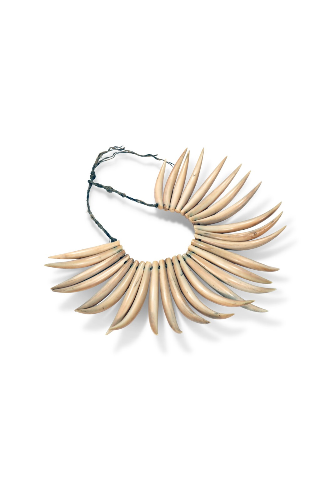View full screen - View 1 of Lot 34. Collier waseisei, Îles Fidji | Waseiwasai necklace, Fiji Islands .