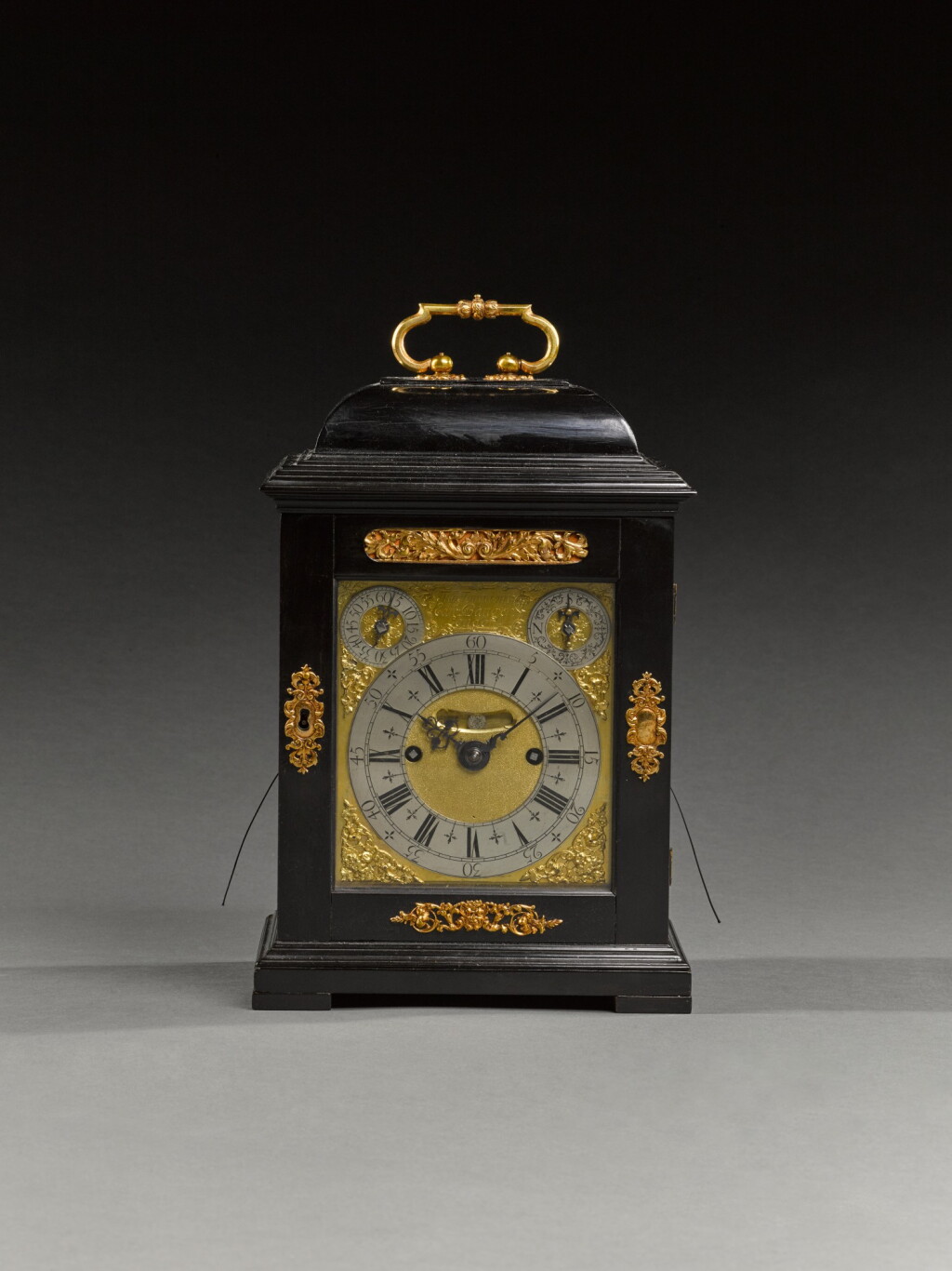 全螢幕檢視 - 查看17Thomas Tompion & Edward Banger, No.454. A Queen Anne ebony quarter repeating table clock of small size, London, circa 1707的1