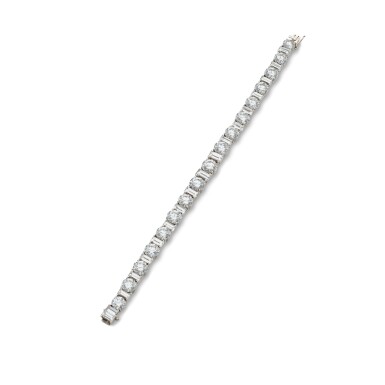 View full screen - View 1 of Lot 311. Diamond Bracelet.