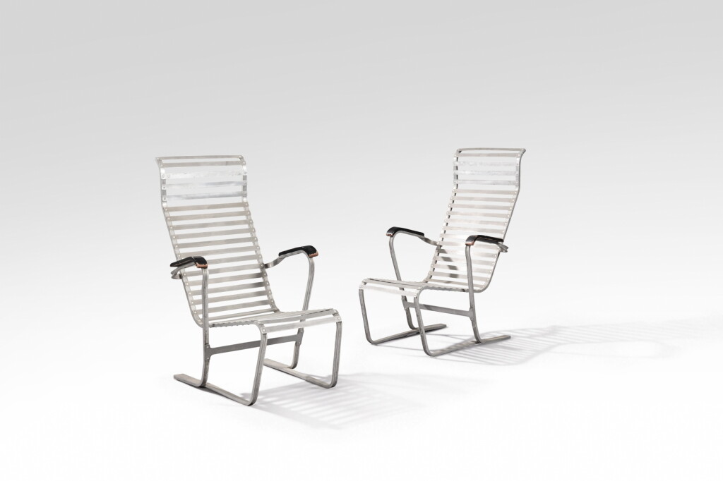 View full screen - View 1 of Lot 39. Paire de fauteuils.
