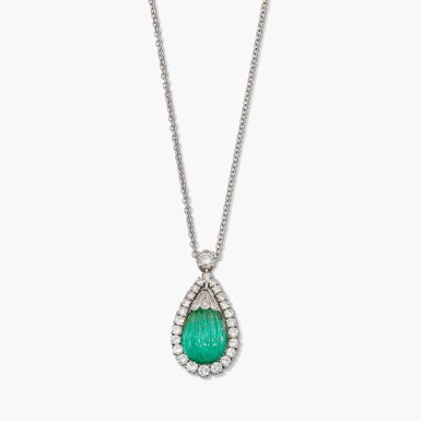 View full screen - View 1 of Lot 1424. Emerald and Diamond Pendant Necklace | 祖母綠 配 鑽石 吊墜項鏈.