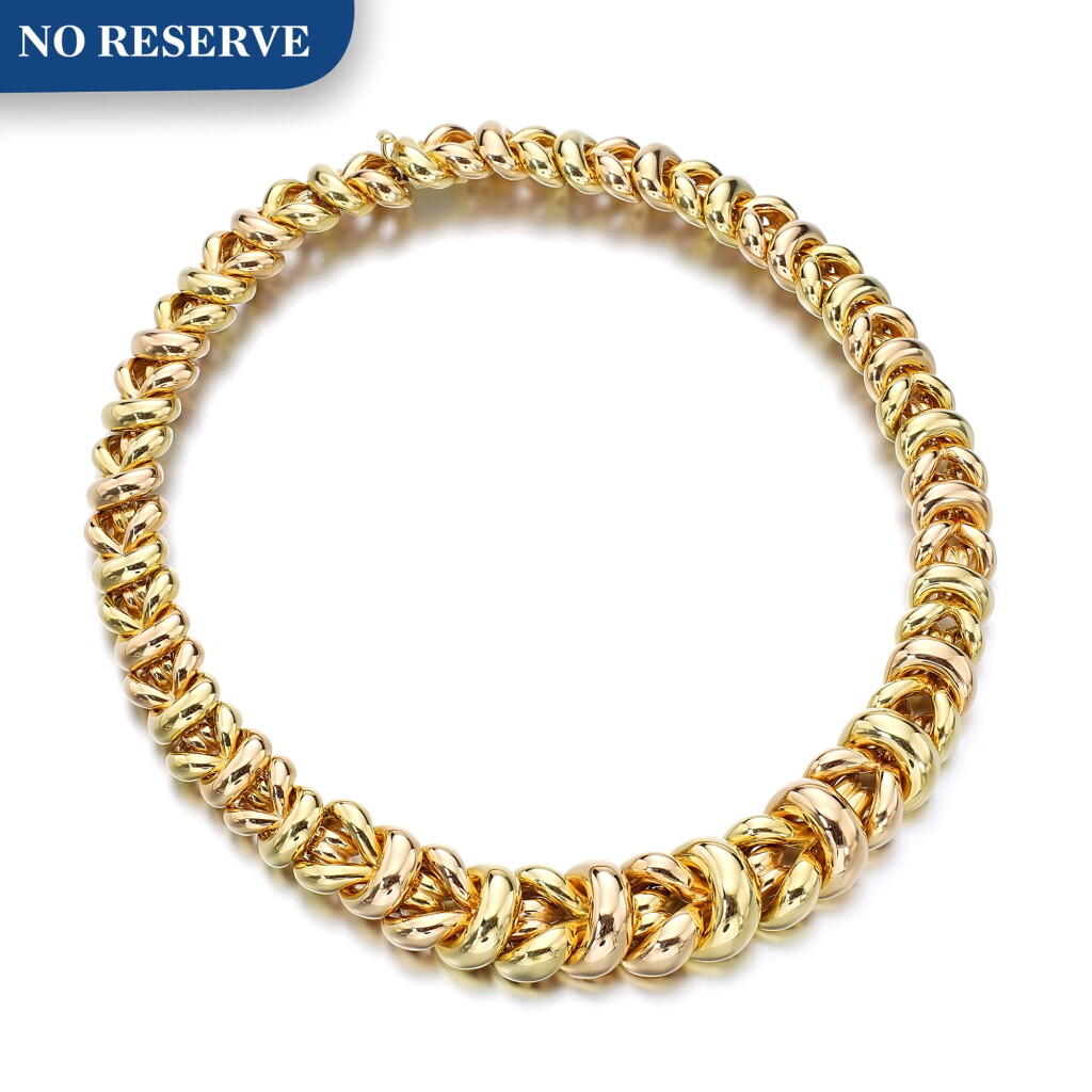 View full screen - View 1 of Lot 1122. Gold necklace.
