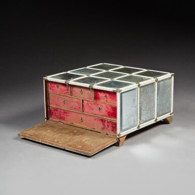 View full screen - View 1 of Lot 137. A LARGE INDIAN MIRRORED AND ENGRAVED IVORY CASKET.