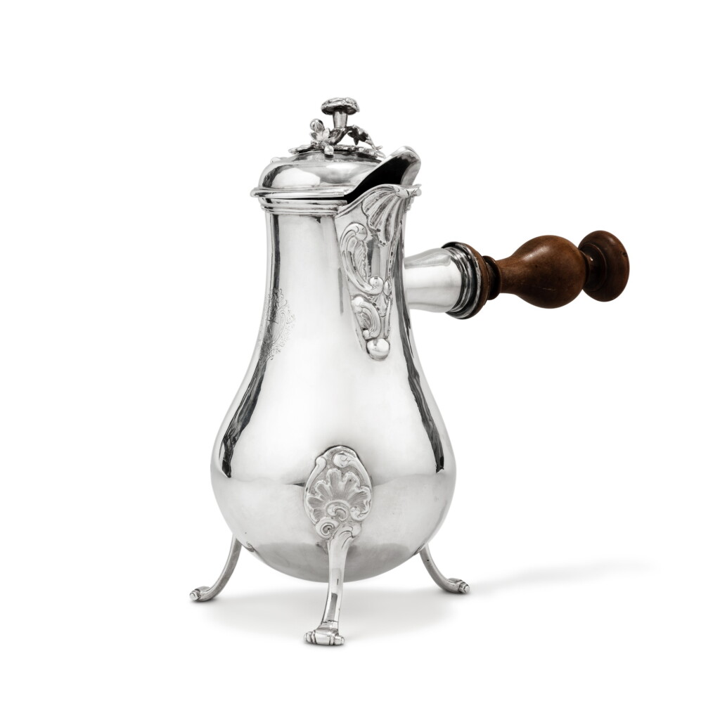 View full screen - View 1 of Lot 33. A large silver coffee-pot, Reims, circa 1778, maker's mark RG, possibly Jacques-Rémy Grandjean | Grande cafetière en argent, Reims, vers 1778, maître-orfèvre RG, peut-être Jacques-Rémy Grandjean .