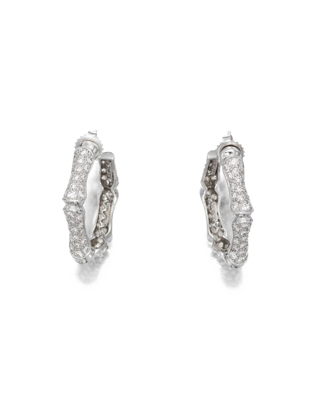 View full screen - View 1 of Lot 1602. HARRY WINSTON | PAIR OF DIAMOND EARRINGS | 海瑞溫斯頓 | 鑽石耳環一對.