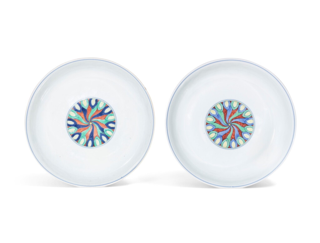 View full screen - View 1 of Lot 56. Two rare doucai 'lozenges and medallion' dishes Qing dynasty, Yongzheng period | 清雍正 鬪彩花卉紋小盤一對 《大明成化年製》仿款.