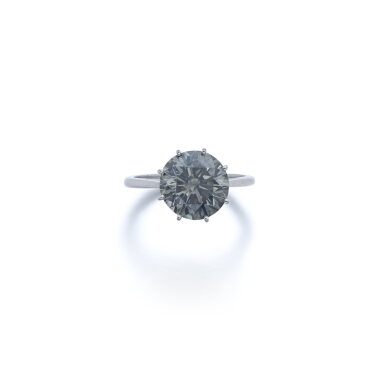 View full screen - View 1 of Lot 890. Fancy Gray diamond ring.