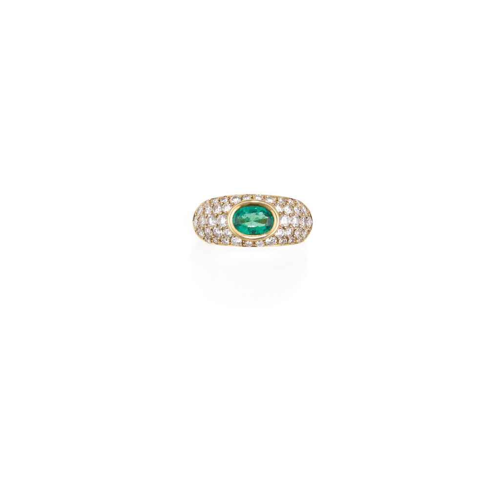 View full screen - View 1 of Lot 166. BAGUE EMERAUDE ET DIAMANTS, MELLERIO | EMERALD AND DIAMOND RING, MELLERIO.