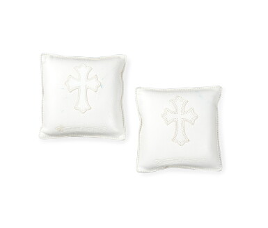 View full screen - View 1 of Lot 2173. Chrome Hearts, Los Angeles, A pair of small square cushions in white leather | Chrome Hearts, Los Angeles, Paire de petits coussins carrés en cuir blanc.
