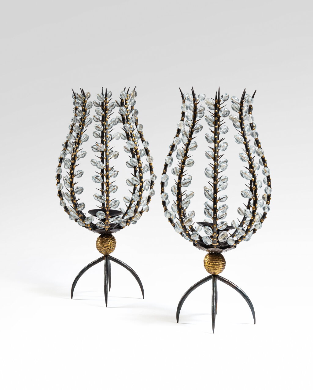 View full screen - View 1 of Lot 12. Paire de photophores Perles.