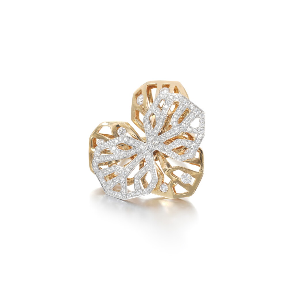 View full screen - View 1 of Lot 2. Diamond ring.