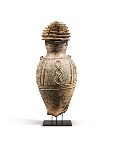 View full screen - View 1 of Lot 140. Urne, Qua, Région de la Cross River, Nigeria | Qua Vessel Figure, Cross River, Nigeria.