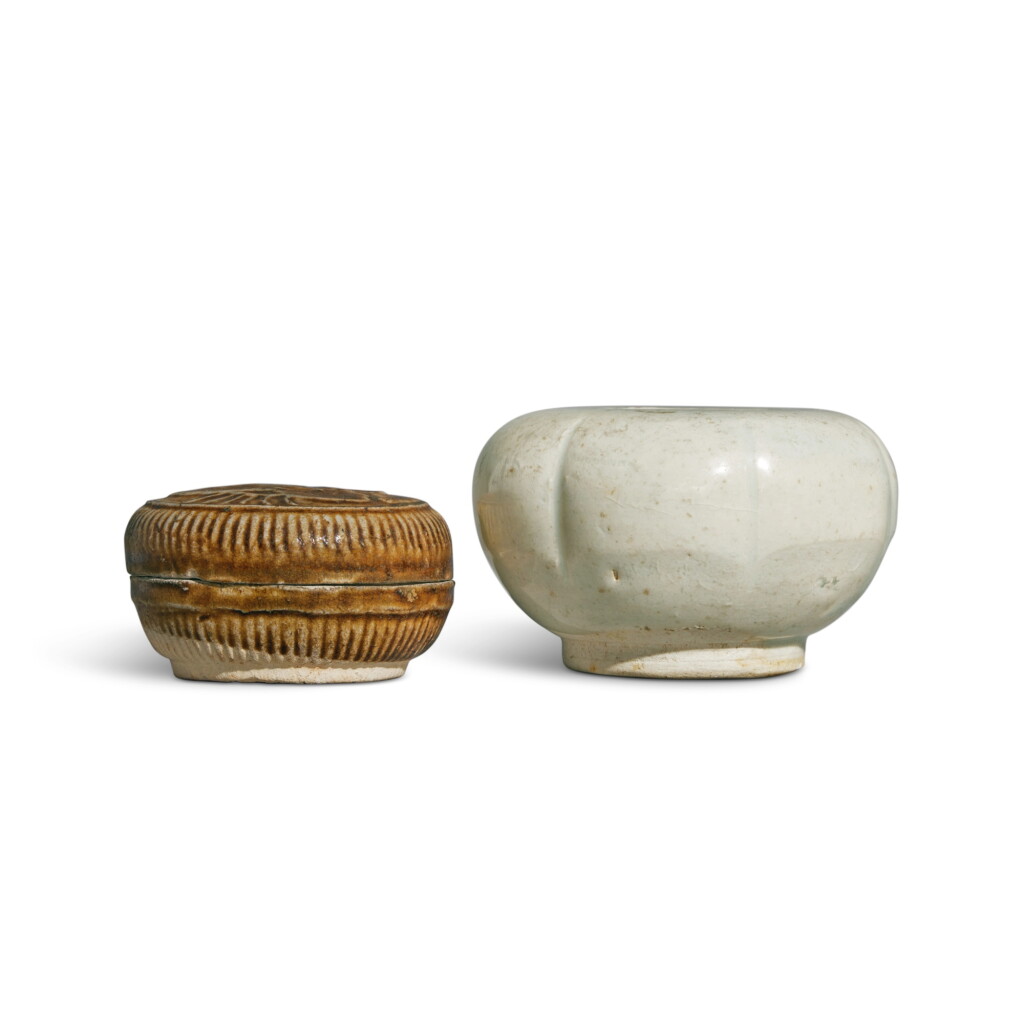 View full screen - View 1 of Lot 947. A Qingbai lobed jar and a molded brown-glazed box and cover, Song / Yuan dynasty | 宋 / 元 青白釉罐及褐釉印花蓋盒.