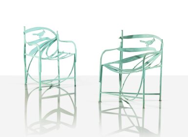 View full screen - View 1 of Lot 18. Paire de Fauteuils Williamsburg.