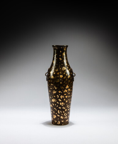 View full screen - View 1 of Lot 223. A gold-splashed bronze vase, Qing dynasty, early Kangxi period | 清康熙初 銅灑金雙耳瓶.
