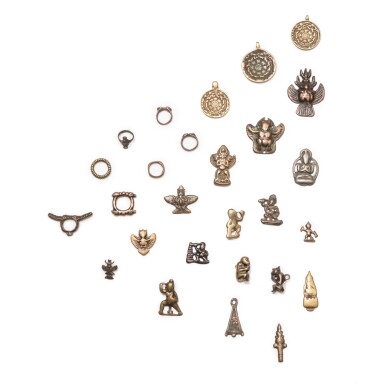 View full screen - View 1 of Lot 46. A study collection of twenty-seven ornaments, Thokcha, Tibet and other Himalayan regions, 11th -14th century | 西藏及喜馬拉雅其他地區 十一至十四世紀 托查一組二十七件.