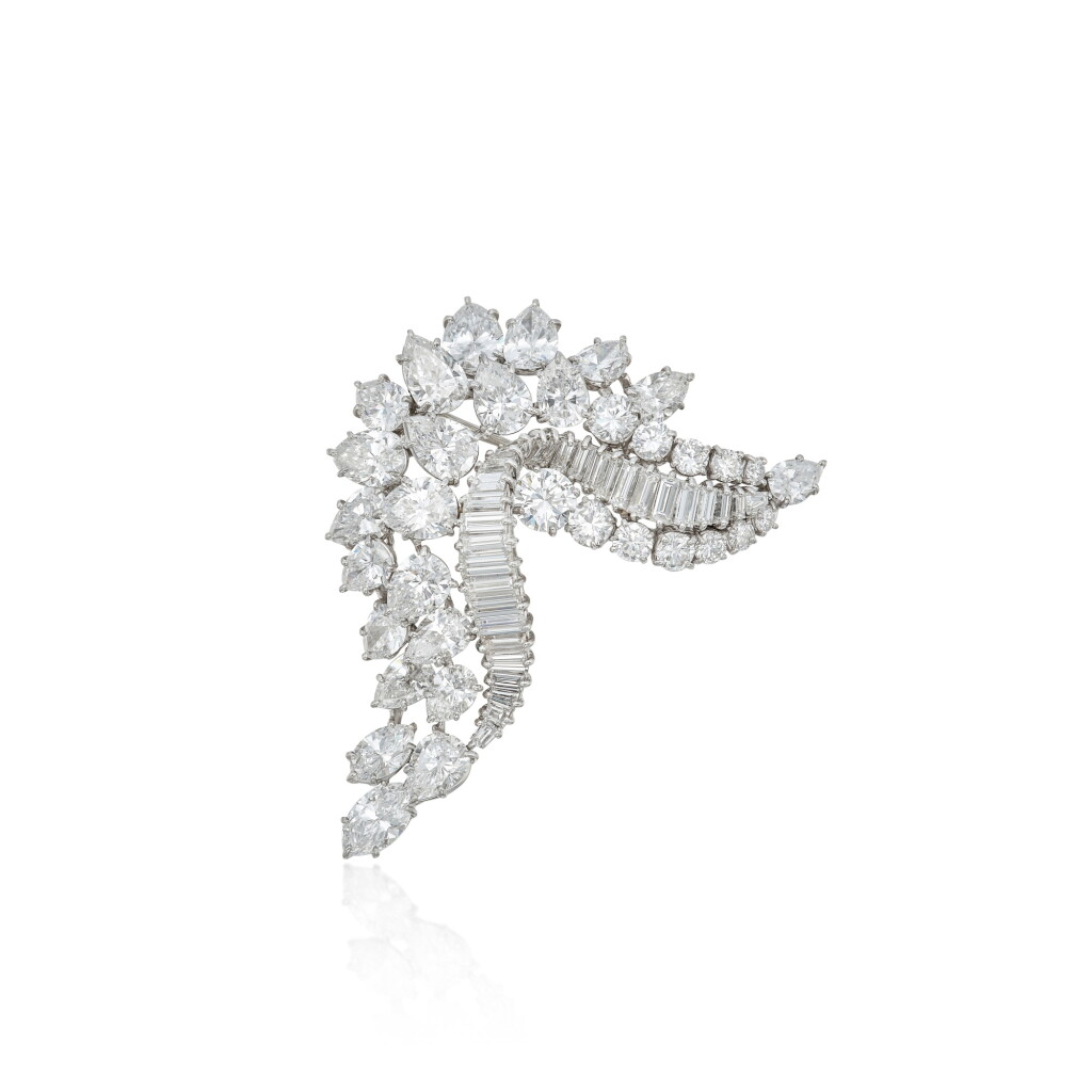 View full screen - View 1 of Lot 65. Diamond Brooch.