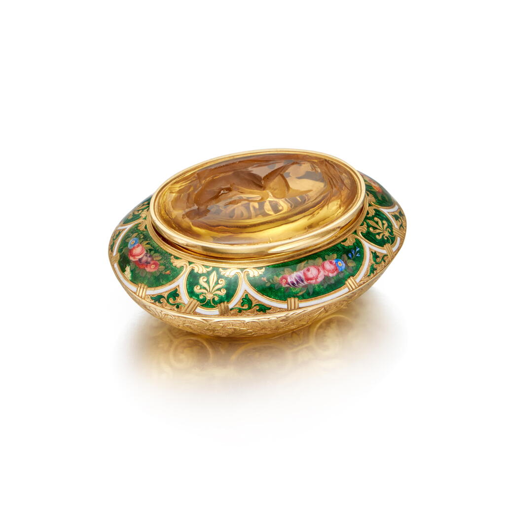 View full screen - View 1 of Lot 104. A Large Gold, Enamel and Hardstone Vinaigrette, possibly Geneva or Italy, mid-19th Century.