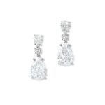 Pair of Diamond Pendent Earrings | 3.92 及 3.60克拉 梨形 D色 內部無瑕 鑽石 耳墜一對