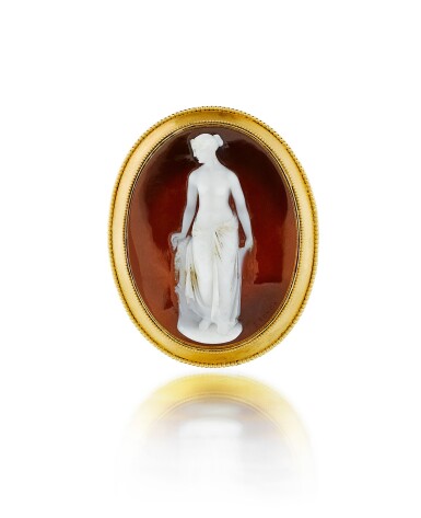 View full screen - View 1 of Lot 6. Broche camée sardoine | Sard cameo brooch.