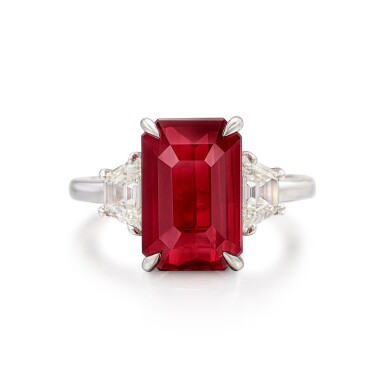 View full screen - View 1 of Lot 1830. Ruby and Diamond Ring | 5.76克拉 天然 「莫桑比克」未經加熱 紅寶石 配 鑽石 戒指.